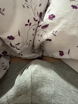 Snapshot of JJ_131 chatting on September 15, 2025, 4:40 pm JJ 131 online show from September 15, 2025, 4:40 pm