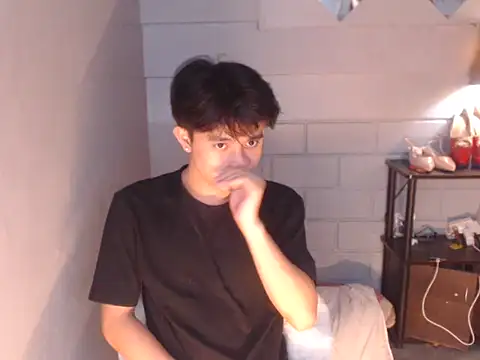 NautyBoyBrazeen 143 online show from March 25, 2026, 12:33 pm