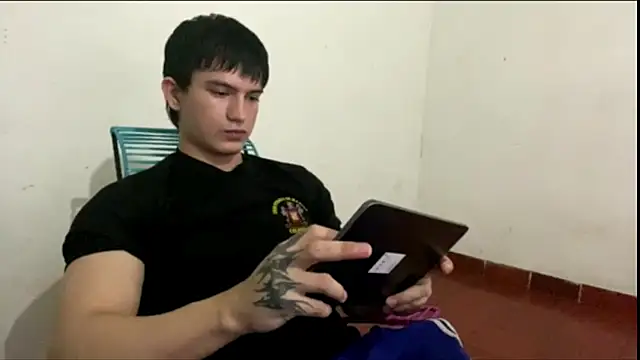 ErickWalton online show from October 4, 2025, 4:43 am