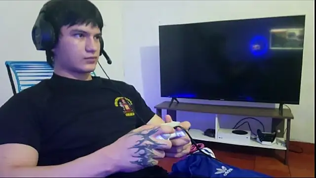 ErickWalton online show from October 28, 2025, 4:38 am