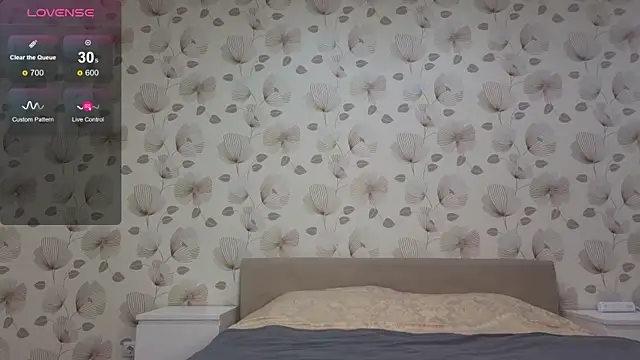 Annabel theMoon online show from October 7, 2025, 2:31 am