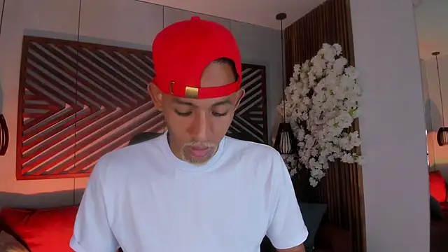 B Wild online show from September 19, 2025, 3:30 am