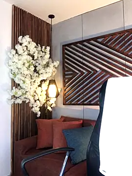 B Wild online show from October 6, 2025, 1:14 am