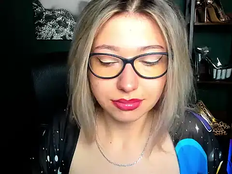 loveHeidi online show from July 30, 2026, 4:33 am