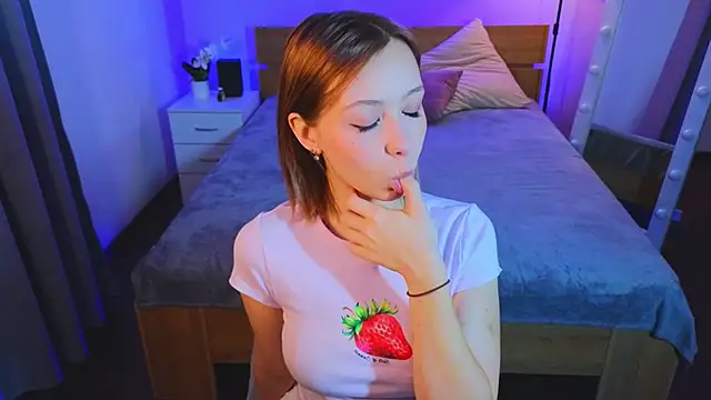 LumMina online show from December 3, 2025, 1:09 pm