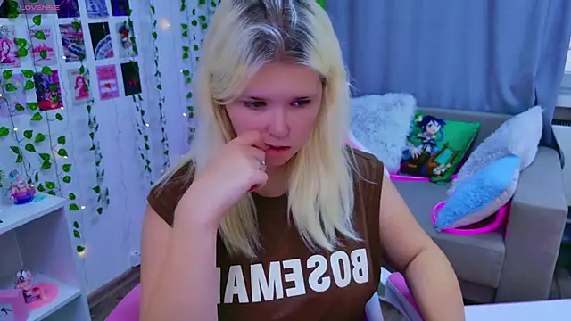 EmillyRogers online show from September 18, 2025, 5:31 am