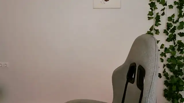 Yoka paradoXXX online show from February 3, 2026, 9:25 am