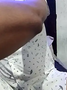 Snapshot of Neggajr87 chatting on September 10, 2025, 5:24 pm Neggajr87 online show from September 10, 2025, 5:24 pm