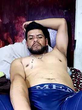 Snapshot of Neggajr87 chatting on February 5, 2026, 11:53 pm Neggajr87 online show from February 5, 2026, 11:53 pm