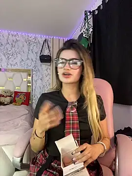 Katleen wxw online show from September 9, 2025, 11:43 am