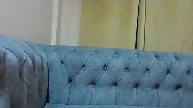 Amiblue Xo online show from October 6, 2025, 11:24 pm