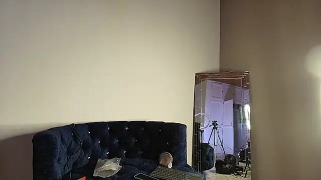 Electra Gosselin online show from November 8, 2025, 3:29 am