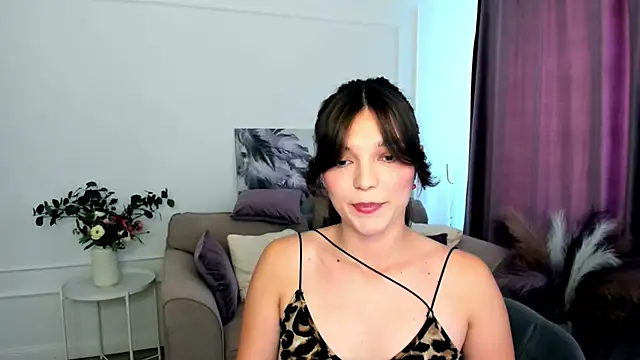 DivineAmour online show from September 23, 2025, 12:30 pm