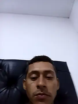 Snapshot of Boy_hot- chatting on September 11, 2025, 4:01 am Boy hot- online show from September 11, 2025, 4:01 am