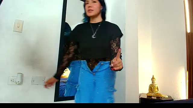 Evelin thompsson online show from January 13, 2026, 3:23 am