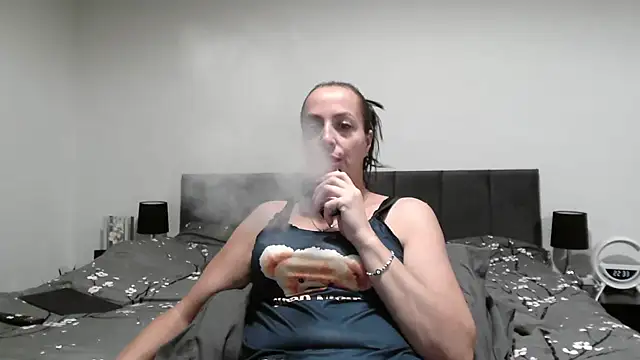 ShawtLana online show from October 25, 2025, 9:31 pm