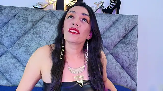 Shantey Laurent online show from November 19, 2025, 1:22 pm