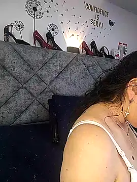 Shantey Laurent online show from January 17, 2026, 2:33 pm