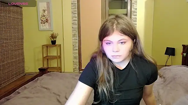 Snapshot of Lilly_Jess chatting on October 8, 2025, 6:27 pm Lilly Jess online show from October 8, 2025, 6:27 pm