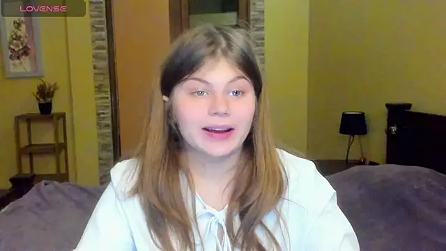 Snapshot of Lilly_Jess chatting on October 20, 2025, 6:41 pm Lilly Jess online show from October 20, 2025, 6:41 pm