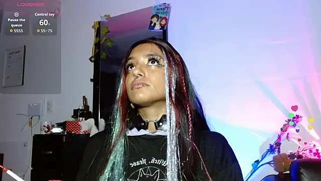 Snapshot of carolinerue chatting on October 8, 2025, 8:23 am carolinerue online show from October 8, 2025, 8:23 am