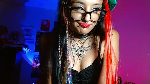 Snapshot of carolinerue chatting on October 19, 2025, 4:24 am carolinerue online show from October 19, 2025, 4:24 am