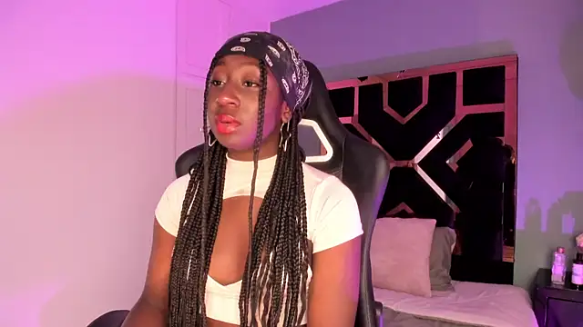 Snapshot of Madison_Monroe_ chatting on September 20, 2025, 11:33 am Madison Monroe  online show from September 20, 2025, 11:33 am