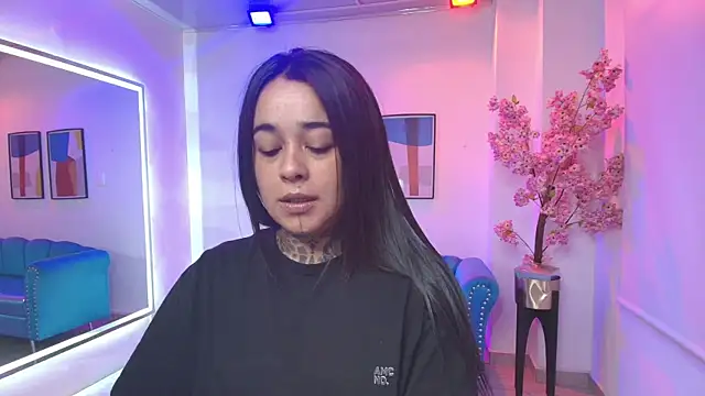 Black roseee online show from April 11, 2026, 3:44 am