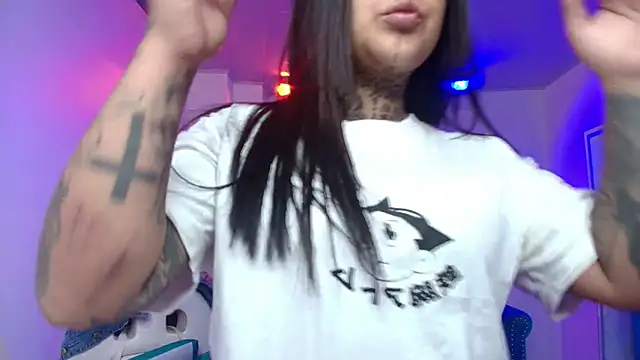 Black roseee online show from May 9, 2026, 3:56 am