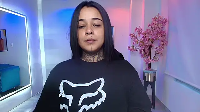 Black roseee online show from May 24, 2026, 10:53 am