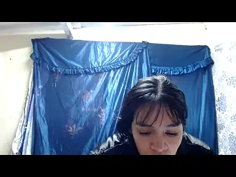 sharon-candy12 online show from September 12, 2025, 9:04 pm