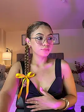 Snapshot of OxanaFedorova1- chatting on February 19, 2026, 8:38 pm OxanaFedorova1- online show from February 19, 2026, 8:38 pm