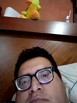 Snapshot of Santiagoqro85 chatting on October 25, 2025, 2:24 pm Santiagoqro85 online show from October 25, 2025, 2:24 pm