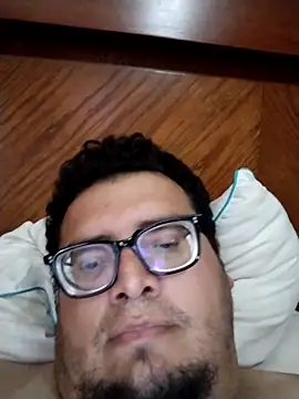 Snapshot of Santiagoqro85 chatting on November 3, 2025, 6:53 pm Santiagoqro85 online show from November 3, 2025, 6:53 pm