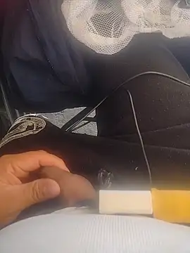 Snapshot of Santiagoqro85 chatting on December 3, 2025, 7:23 pm Santiagoqro85 online show from December 3, 2025, 7:23 pm