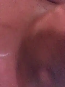 Snapshot of luzmelzinha chatting on April 5, 2026, 6:21 am luzmelzinha online show from April 5, 2026, 6:21 am