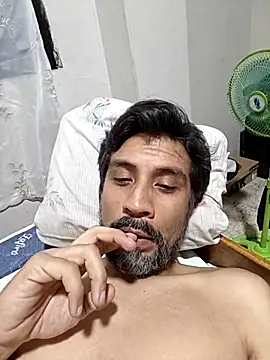 Snapshot of Mac50rus chatting on November 18, 2025, 5:12 am Mac50rus online show from November 18, 2025, 5:12 am