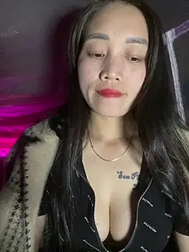 chipp-bong online show from December 2, 2025, 1:28 pm