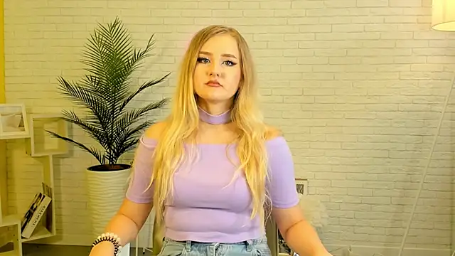 Snapshot of DorlaKraham chatting on September 11, 2025, 6:57 am DorlaKraham online show from September 11, 2025, 6:57 am