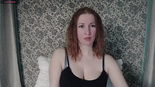 LesanaMagic online show from February 19, 2025, 8:31 pm