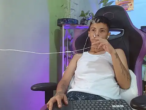 Snapshot of Dorland777 chatting on September 16, 2025, 1:39 am Dorland777 online show from September 16, 2025, 1:39 am