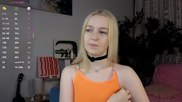 KrishnaSimmons online show from November 26, 2025, 7:59 pm