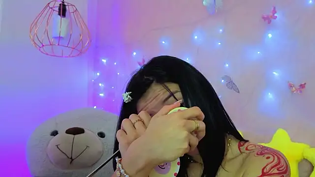 april bennett online show from February 14, 2026, 12:57 pm