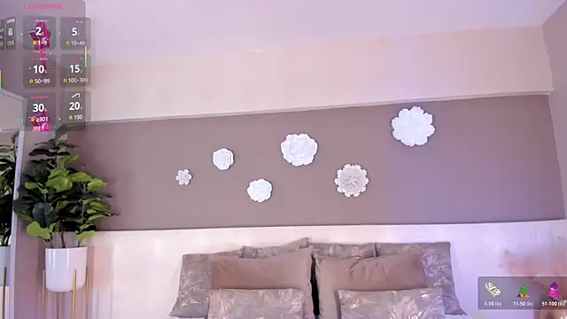 VictoriaShelby online show from November 24, 2025, 11:54 am