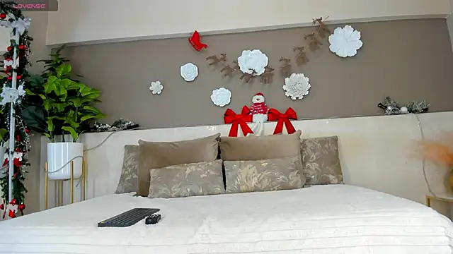 VictoriaShelby online show from December 20, 2025, 11:17 am