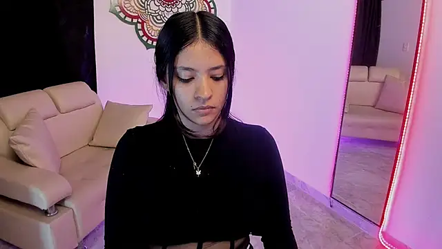 Candy fox 19 online show from March 7, 2026, 4:26 pm