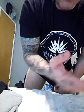 maxelbueno online show from September 12, 2025, 9:37 pm