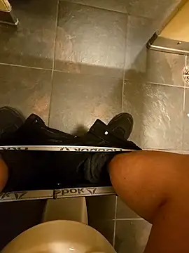 maxelbueno online show from October 19, 2025, 8:53 pm