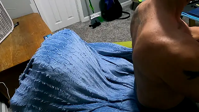 Mickelangello75 online show from November 2, 2025, 5:54 am