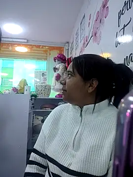 MelissaCooper   online show from December 5, 2025, 5:09 pm